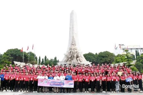 126 đại biểu tham gia Hành trình Hạt giống đỏ tỉnh Đồng Nai lần thứ VI-2025