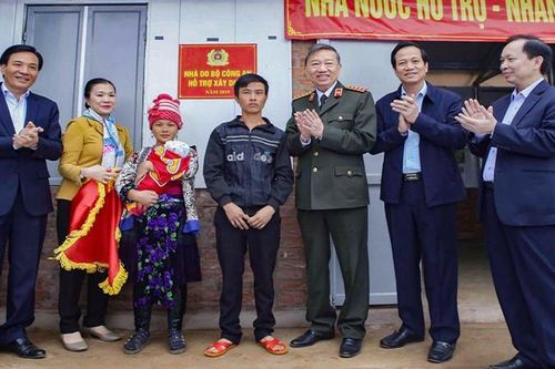 Nghĩ về dân