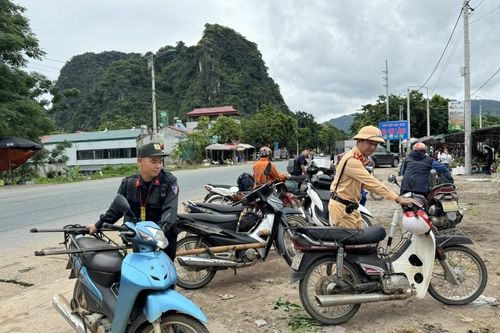 Để an toàn giao thông mùa na