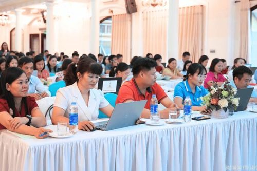 Hơn 160 đại biểu tham gia tập huấn thu thập thông tin về người lao động