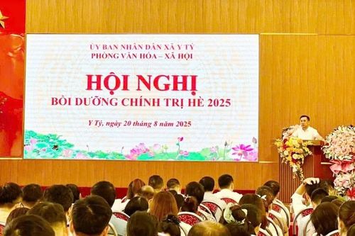 Xã Y Tý: Bồi dưỡng chính trị hè cho hơn 200 cán bộ quản lý và giáo viên