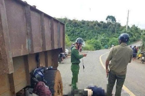 Xe máy va chạm với xe máy cày ở Hòa Ninh, khiến 1 người tử vong