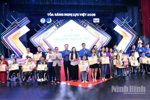 Nữ thanh niên Ninh Bình được tuyên dương 'Tỏa sáng nghị lực Việt'