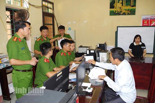 Thực hiện đợt cao điểm cấp đổi Thẻ đảng viên trong Đảng bộ tỉnh