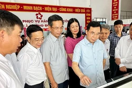 Phó Bí thư Tỉnh ủy Bùi Huy Vĩnh làm việc tại xã Mường Động về thực hiện chính quyền địa phương 2 cấp