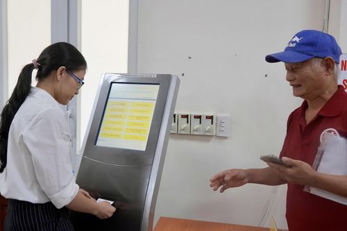 Đẩy mạnh chuyển đổi số, nâng cao chất lượng phục vụ