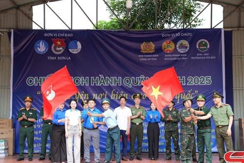 Ra quân Chiến dịch tình nguyện 'Hành quân xanh' năm 2025