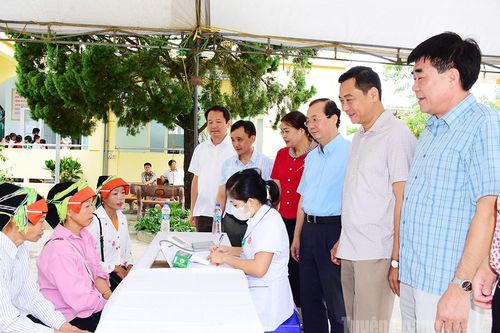 Khám và cấp thuốc miễn phí tại xã biên giới Thanh Thủy và các xã nội địa