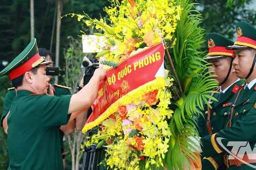 Đoàn công tác của Tổng cục Chính trị về nguồn tại ATK Định Hóa
