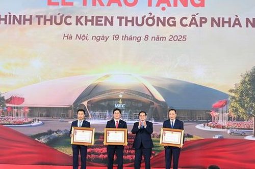 Tổng công ty Truyền tải điện Quốc gia đón nhận Huân chương Lao động hạng Ba