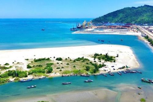 Huế: Chi gần 10 tỷ đồng để nạo vét, cửa biển vẫn bồi lấp trở lại