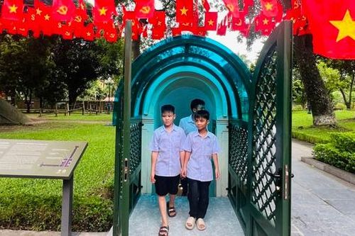 Khám phá hầm bí mật trong lòng Hoàng thành Thăng Long lần đầu mở cửa