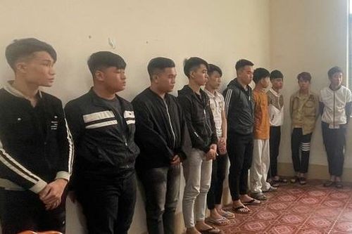 Gia Lai: Khởi tố 11 đối tượng mang hung khí rượt đuổi nhau giữa phố