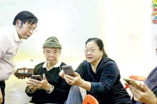 Bình dân học vụ số - hành trình khai trí của ĐảngBài 2: Khi đảng viên tiên phong 'gieo hạt số' giữa cộng đồng