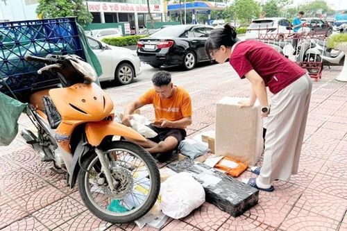 Để nâng tầm thương mại điện tử
