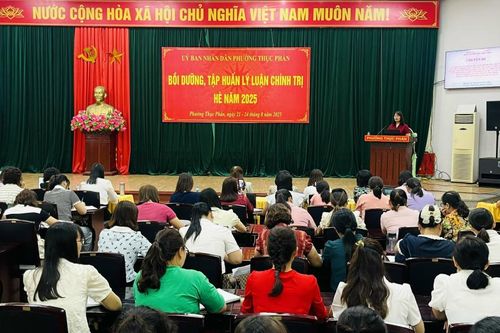 Phường Thục Phán tổ chức bồi dưỡng lý luận chính trị hè cho 610 cán bộ, giáo viên