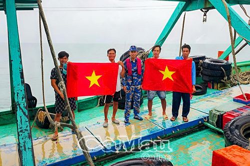 Cà Mau ra quân cao điểm chống khai thác IUU, hướng tới gỡ 'thẻ vàng' EC