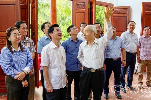 Tri ân tiền nhân tại Nhà Tưởng niệm Cái Nhúc – Tân Thành