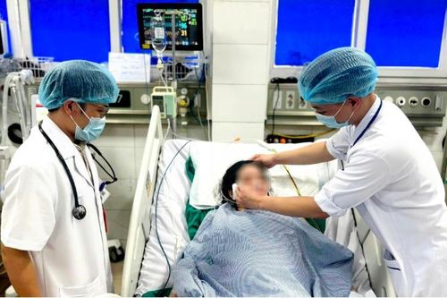 Bệnh viện Bạch Mai và kỳ tích cứu sản phụ bị lao màng não và em bé ở tuần thai 31