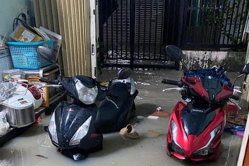 Khẩn trương trợ giúp người dân vùng ngập lụt ở phường Long Bình tỉnh Đồng Nai