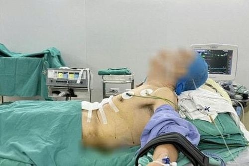 Ca bệnh đặc biệt được Bệnh viện Ung Bướu Hà Nội phẫu thuật thành công