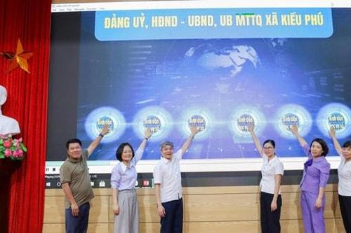 Lan tỏa phong trào 'Bình dân học vụ số' đến từng người dân xã Kiều Phú