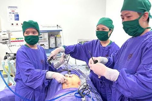 Cứu người phụ nữ ngoại quốc mang thai ngoài tử cung vỡ