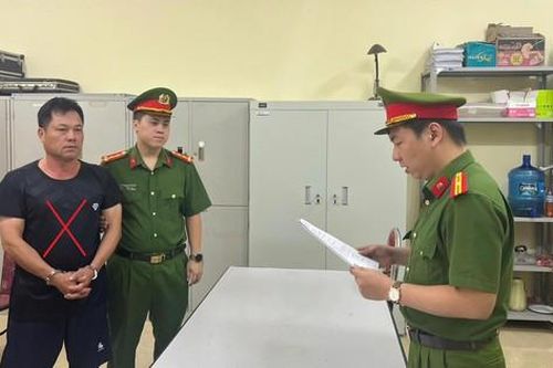 Thợ lái máy xúc 'nổ' quen sếp để lừa xin việc, chiếm đoạt 400 triệu đồng
