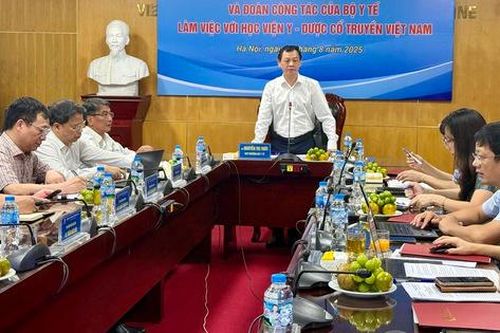 Tiếp tục đổi mới, đẩy mạnh ứng dụng công nghệ trong đào tạo nhân lực y dược học cổ truyền chất lượng cao