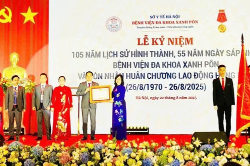 Bệnh viện Xanh Pôn đón nhận Huân chương Lao động hạng Nhất: nền tảng cho hành trình bệnh viện thông minh