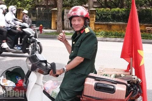 Cụ ông 'trốn vợ' vào nam, ra bắc đã đến Hà Nội để xem diễu binh