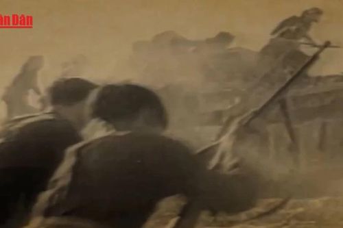 Ngày 22/8/1945, làn sóng cách mạng lan rộng, nhiều địa phương đồng loạt giành chính quyền