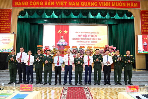 Bộ CHQS tỉnh Cà Mau họp mặt kỷ niệm 80 năm Ngày truyền thống Lực lượng vũ trang tỉnh Cà Mau
