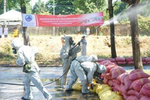 Đà Nẵng diễn tập ứng phó sự cố rò rỉ khí Clo tại Nhà máy nước Cầu Đỏ