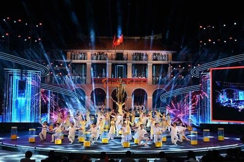 'Thời cơ vàng' tái hiện lịch sử tại điểm cầu Bến Nhà Rồng, TP HCM