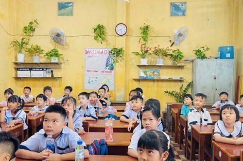 Học sinh An Giang hào hứng ngày tựu trường