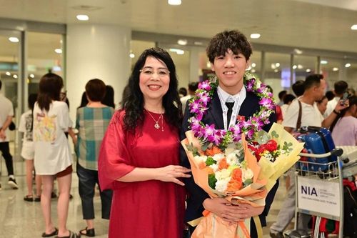 Nam sinh Hà Nội đầu tiên giành 2 huy chương Olympic quốc tế ở 2 bộ môn khác nhau