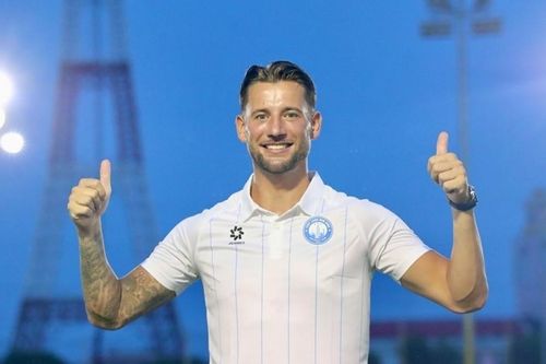 CLB Nam Định 'chơi lớn', chiêu mộ cựu hậu vệ Ajax Mitchell Dijks