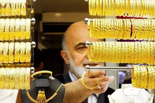 Lý do giá vàng thế giới giảm, cổ phiếu lấp lửng