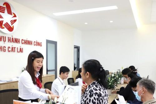 Các bí thư, chủ tịch quận, huyện làm bí thư phường, xã mới sau sáp nhập ở TPHCM
