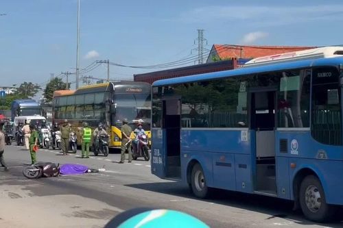 Hiện trường vụ tai nạn xe buýt ở TPHCM tông nữ sinh tử vong