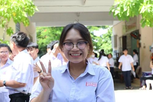 Hai trường đại học ở Khánh Hòa công bố điểm chuẩn, ngành Sư phạm và Du lịch 'tăng nhiệt'