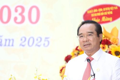 Chủ tịch TPHCM: Lãnh đạo phường dù đi khắp thế giới nhưng cần biết mọi việc ở địa phương
