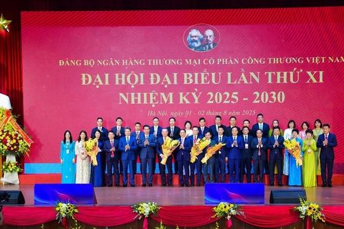 Đảng bộ VietinBank kiến tạo trụ cột, vươn mình cùng đất nước