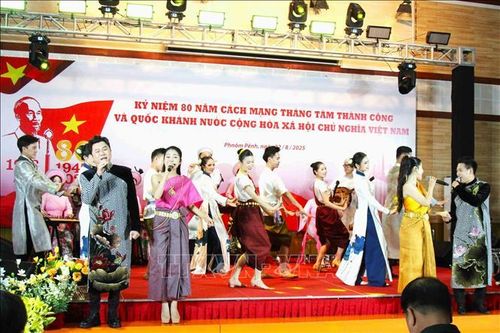 Hân hoan chào mừng đại lễ của dân tộc tại Campuchia