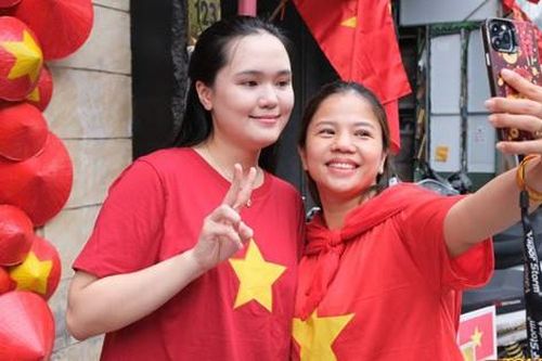 Bà xã của tuyển thủ Duy Mạnh ghi điểm trong mắt cộng đồng mạng
