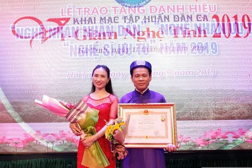 Người 'giữ hồn' dân ca ví, dặm giữa nhịp sống hiện đại