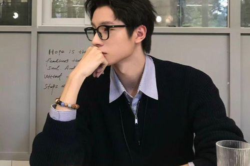 Chàng trai tủi thân vì 26 tuổi chưa tiết kiệm nổi 200 triệu