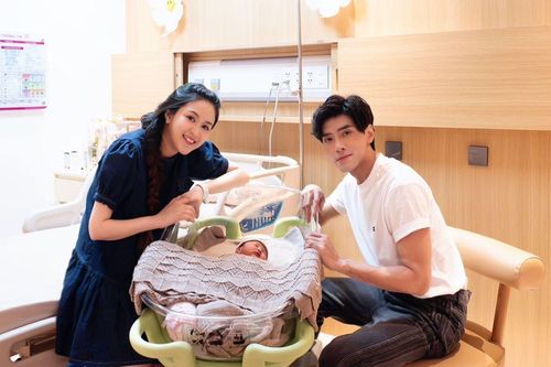 Nữ diễn viên phim 'Gạo nếp gạo tẻ' sinh con, dàn sao Vbiz nô nức chúc mừng