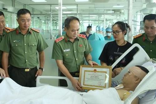 Vợ đại úy CSCĐ bị 'quái xế' tông khi làm nhiệm vụ: 'Gia đình tôi không kêu gọi quyên góp vật chất'